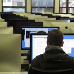 libros estudiantes aulas universidad
